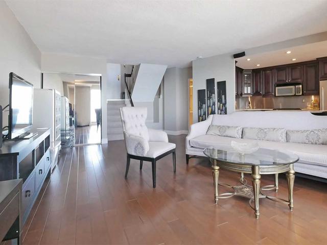 1827 - 33 Harbour Square