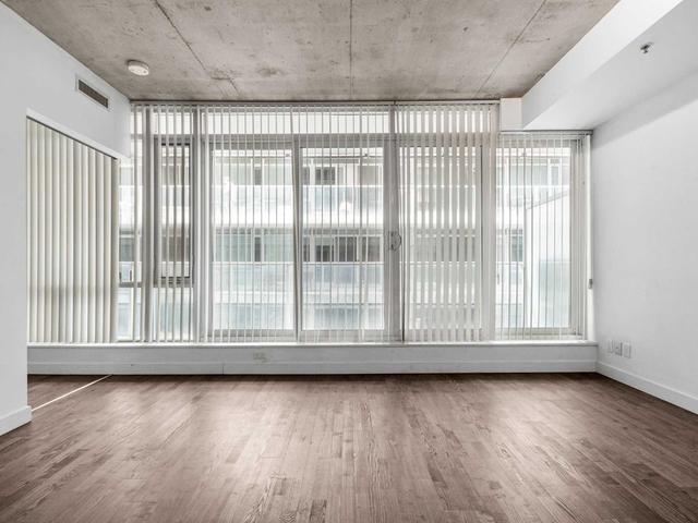 422 - 75 Portland St