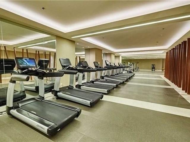 928 - 111 St Clair Ave W