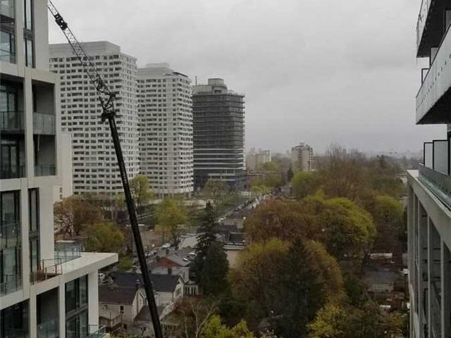 1240 - 8 Hillsdale Ave E