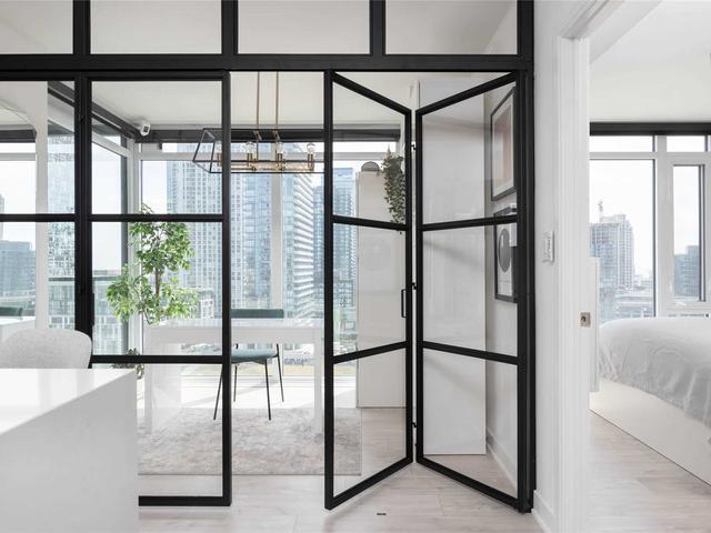27 Bathurst St, Unit 1002