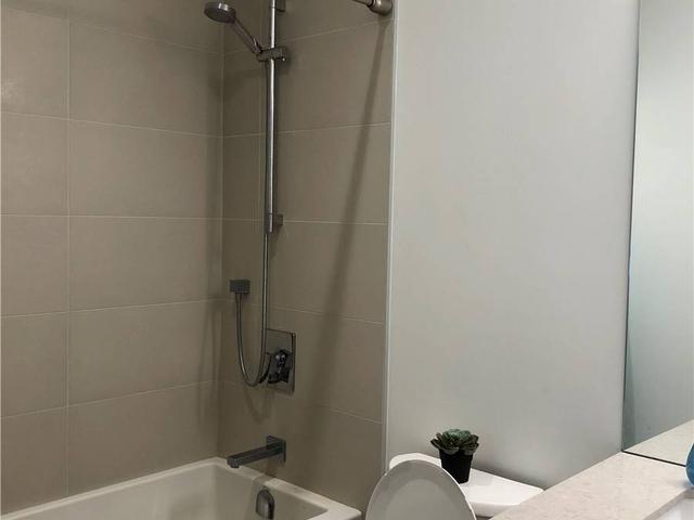 1009 - 608 Richmond  St W