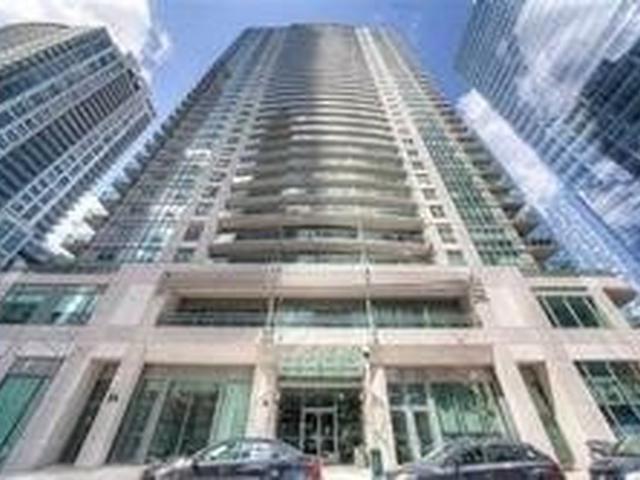 30 Grand Trunk Cres, Unit 305