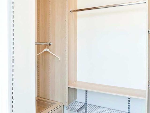 PH 14 - 399 Adelaide St W