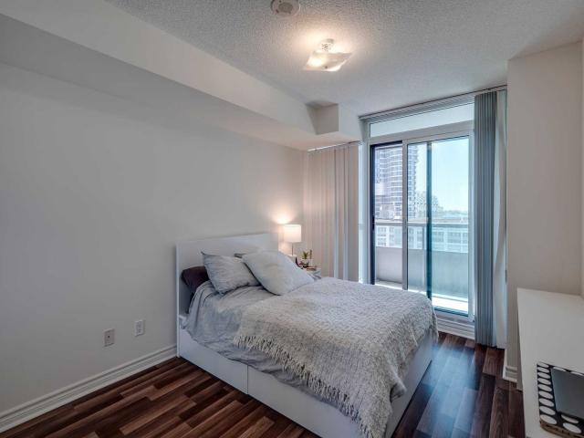 1026 - 25 Lower Simcoe St