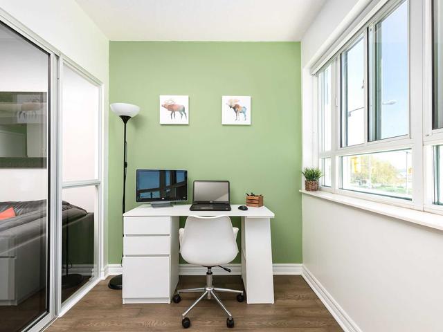 211 - 600 Queens Quay W