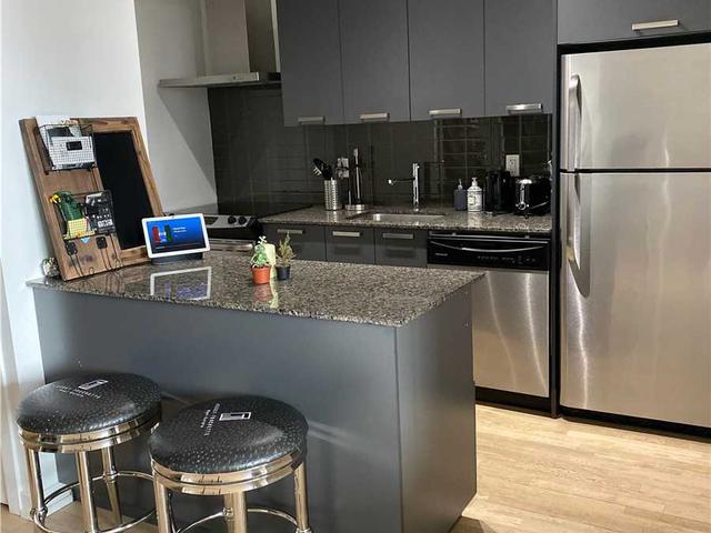 619 - 95 Bathurst St