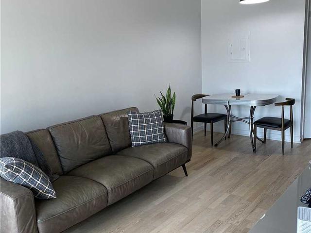 619 - 95 Bathurst St