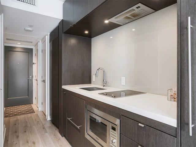 2212 - 155 Yorkville Ave