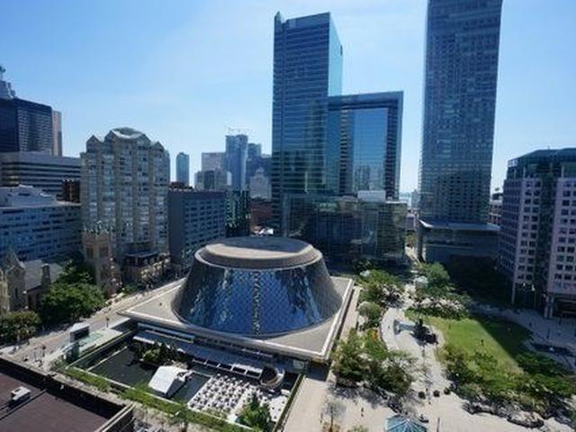 1807 - 224 King St W