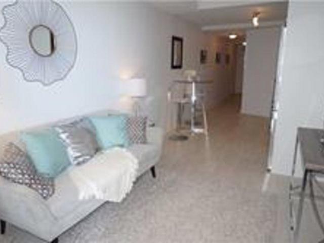 901 - 51 East Liberty St