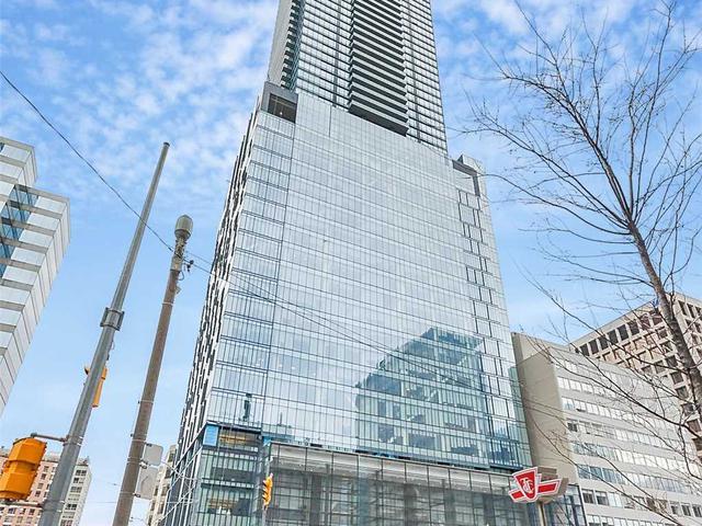 4705 - 488 University Ave