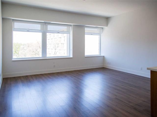 521 - 111 St Clair Ave W