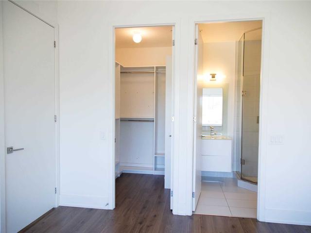 521 - 111 St Clair Ave W