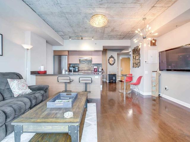 3205 - 375 King St W