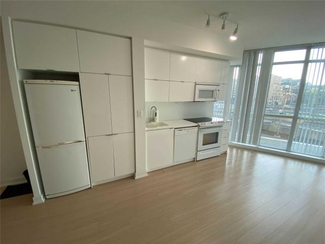 222 - 21 Iceboat Terr