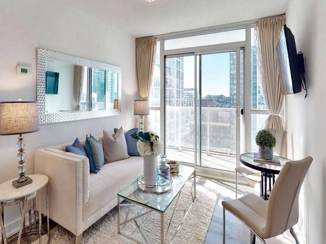 2115 - 75 Queens Wharf Rd