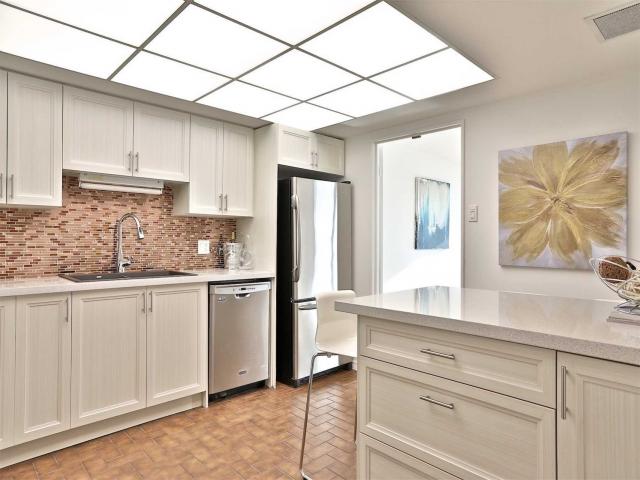 2411 - 55 Harbour Sq