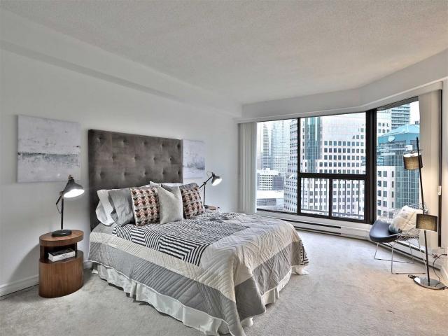 2411 - 55 Harbour Sq