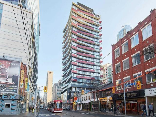 1608 - 215 Queen St W