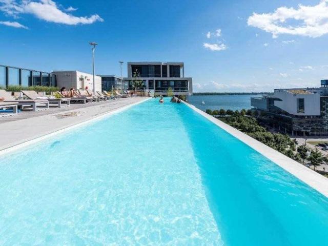 407 - 12 Bonnycastle St