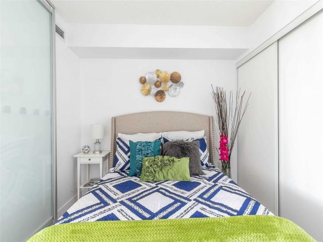 1907 - 21 Iceboat Terr