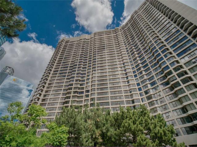 65 Harbour Sq, Unit 510
