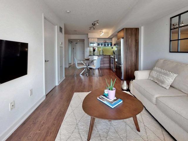 1610 - 121 Mcmahon Dr