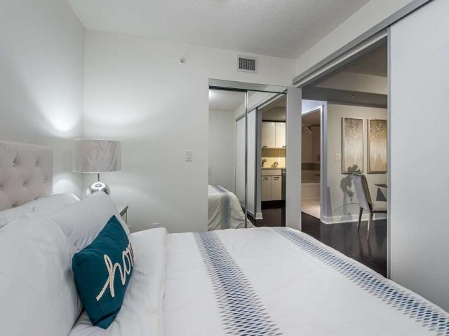 210 - 295 Adelaide St W