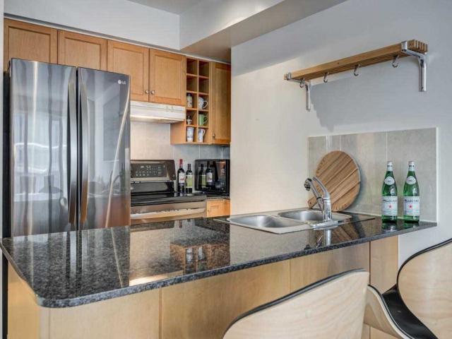 2012 - 210 Victoria St