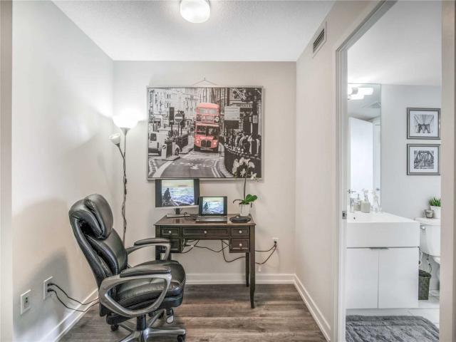 2011 - 21 Iceboat Terr