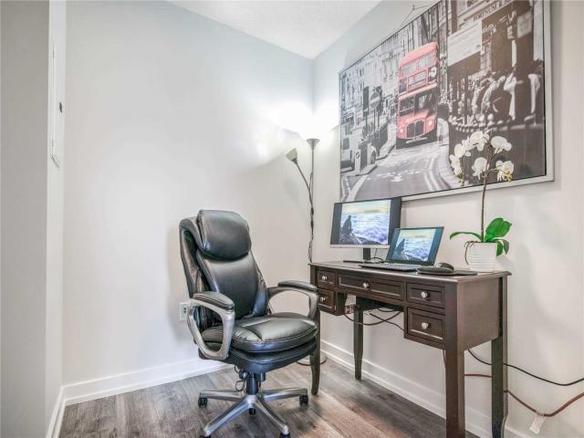 2011 - 21 Iceboat Terr