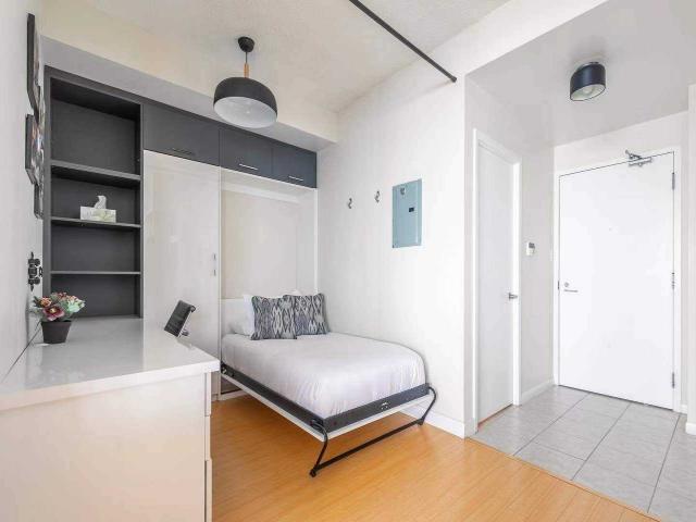 4207 - 38 Grenville St