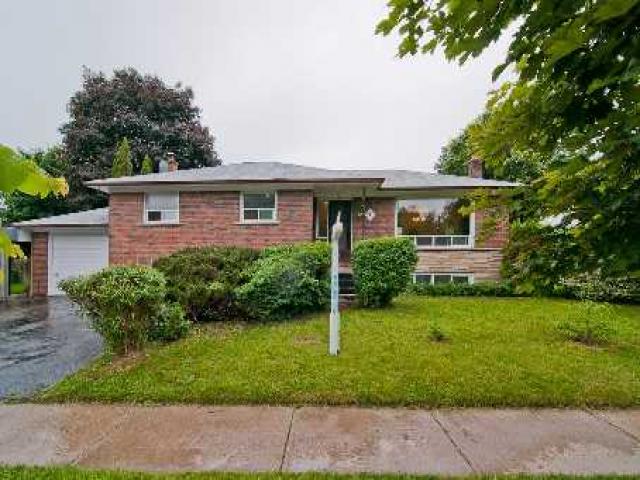 4 Moss St