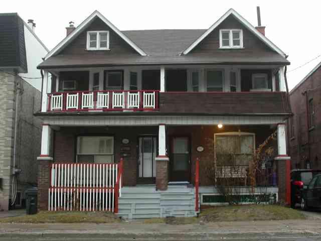 890-892 Broadview Ave