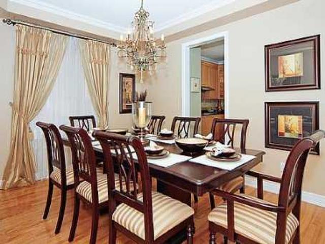68 Grosbeak Cres