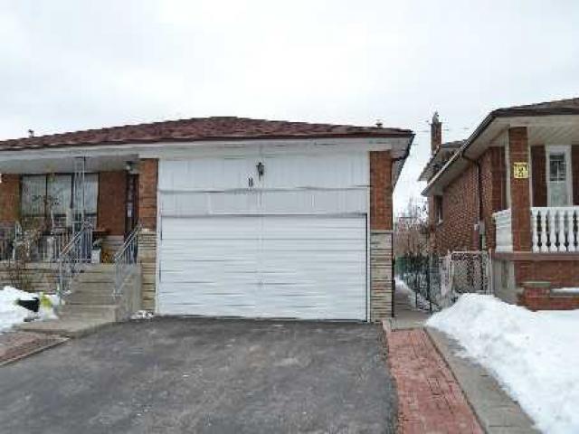 8 Arkona Dr W