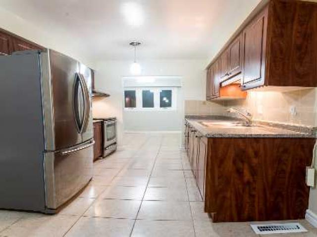 37 Shootfield Cres