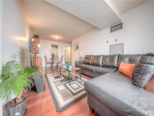 1403 - 330 Mccowan Rd