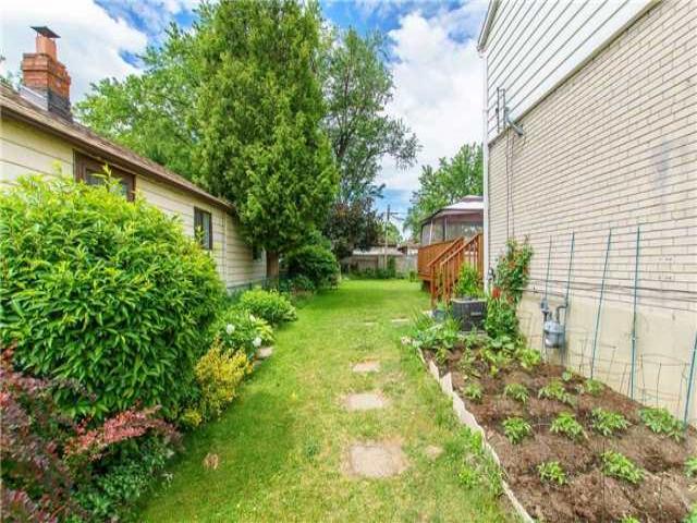 42 August Ave