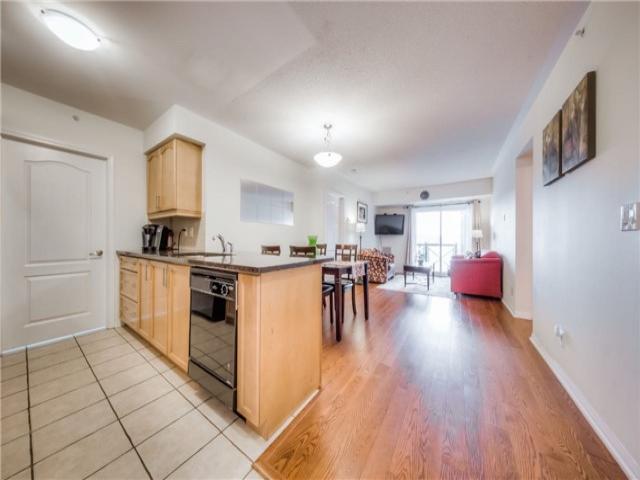 401 - 10 Mendelssohn St