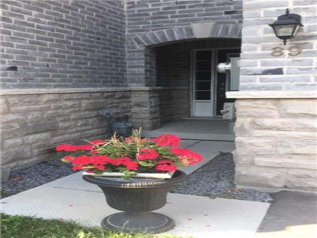 89 Devineridge Ave