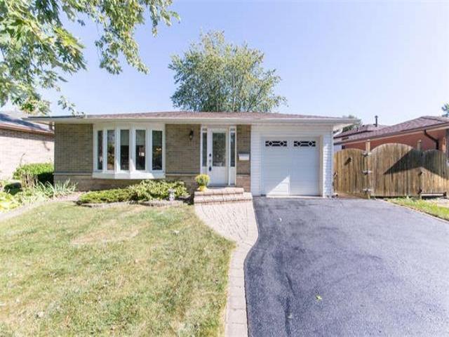 12 Cowling Cres