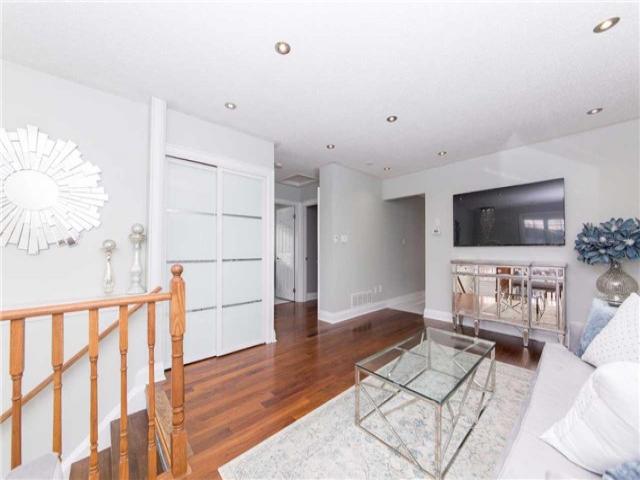 68 Royal St