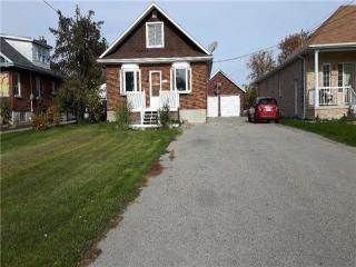1209 Simcoe St S