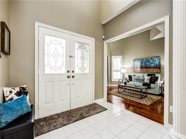 2342 Canterbury Cres