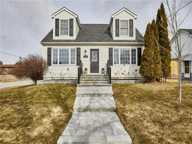 574 Adelaide Ave W