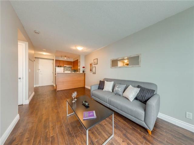 38 Lee Centre Dr, Unit 3008
