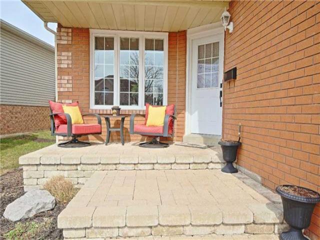 32 Freeland Ave
