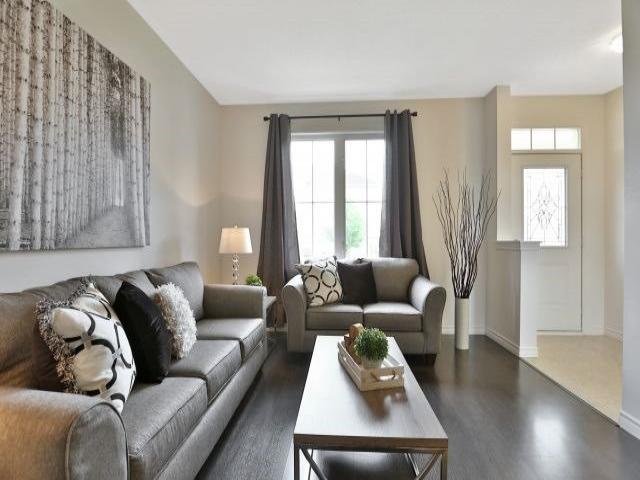 9 Ted Miller Cres